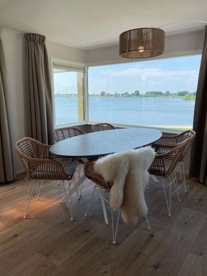 Luxe Chalet Direct Aan Het Water Met Strand Lith Exterior photo
