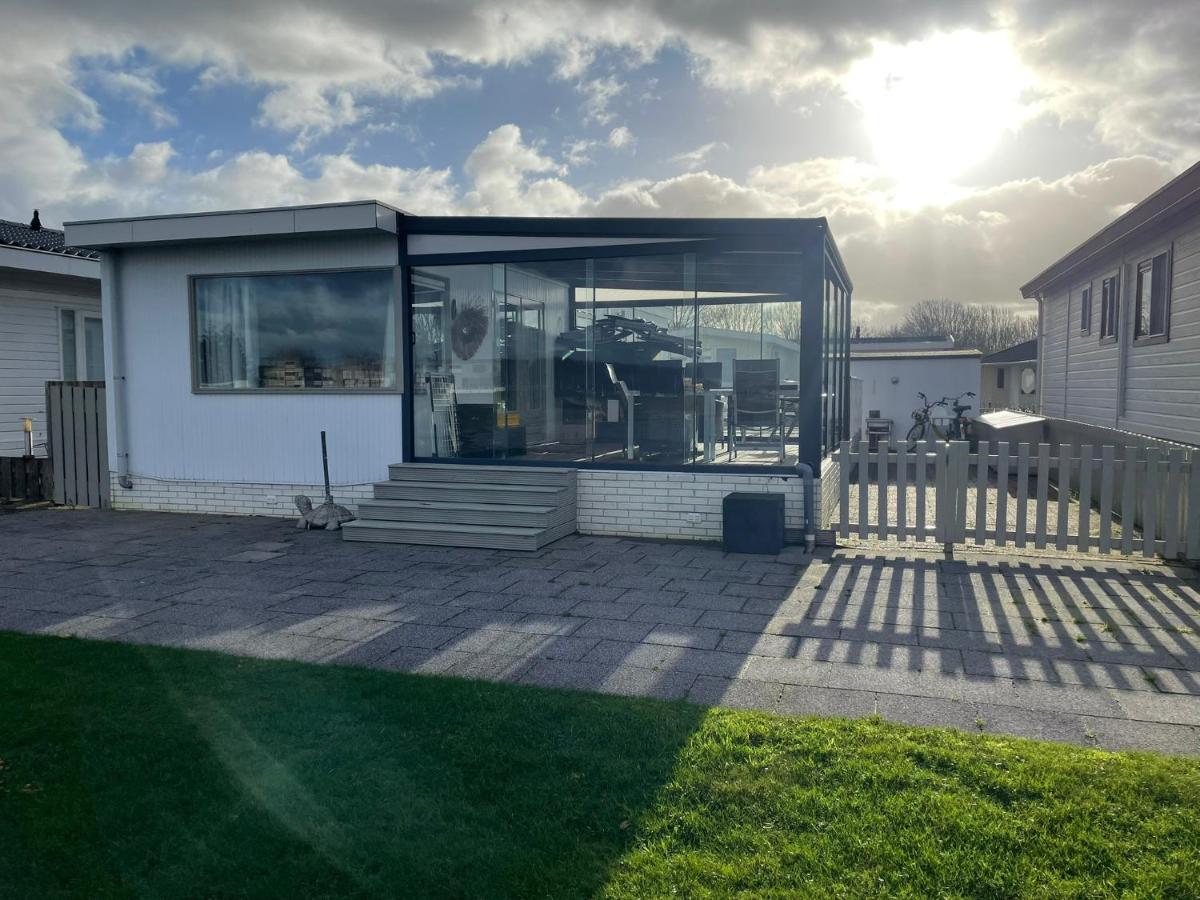 Luxe Chalet Direct Aan Het Water Met Strand Lith Exterior photo